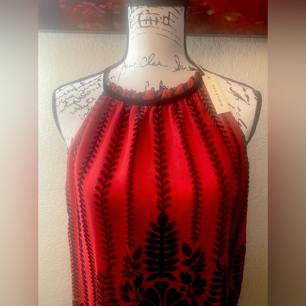Elegant Red and Black Women's Top NWT - Picture 2 of 3